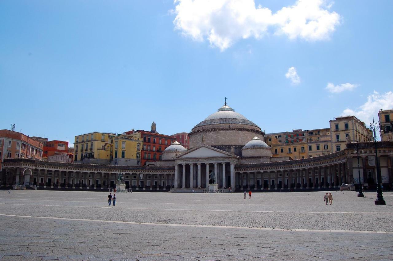 La Casa Del Re Borbone Lejlighed Napoli Eksteriør billede